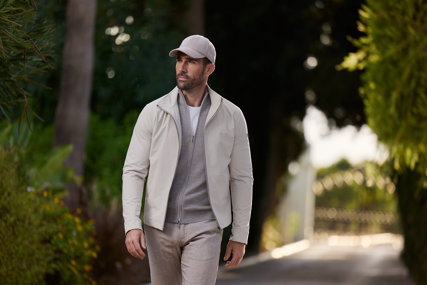 Henrik Beige