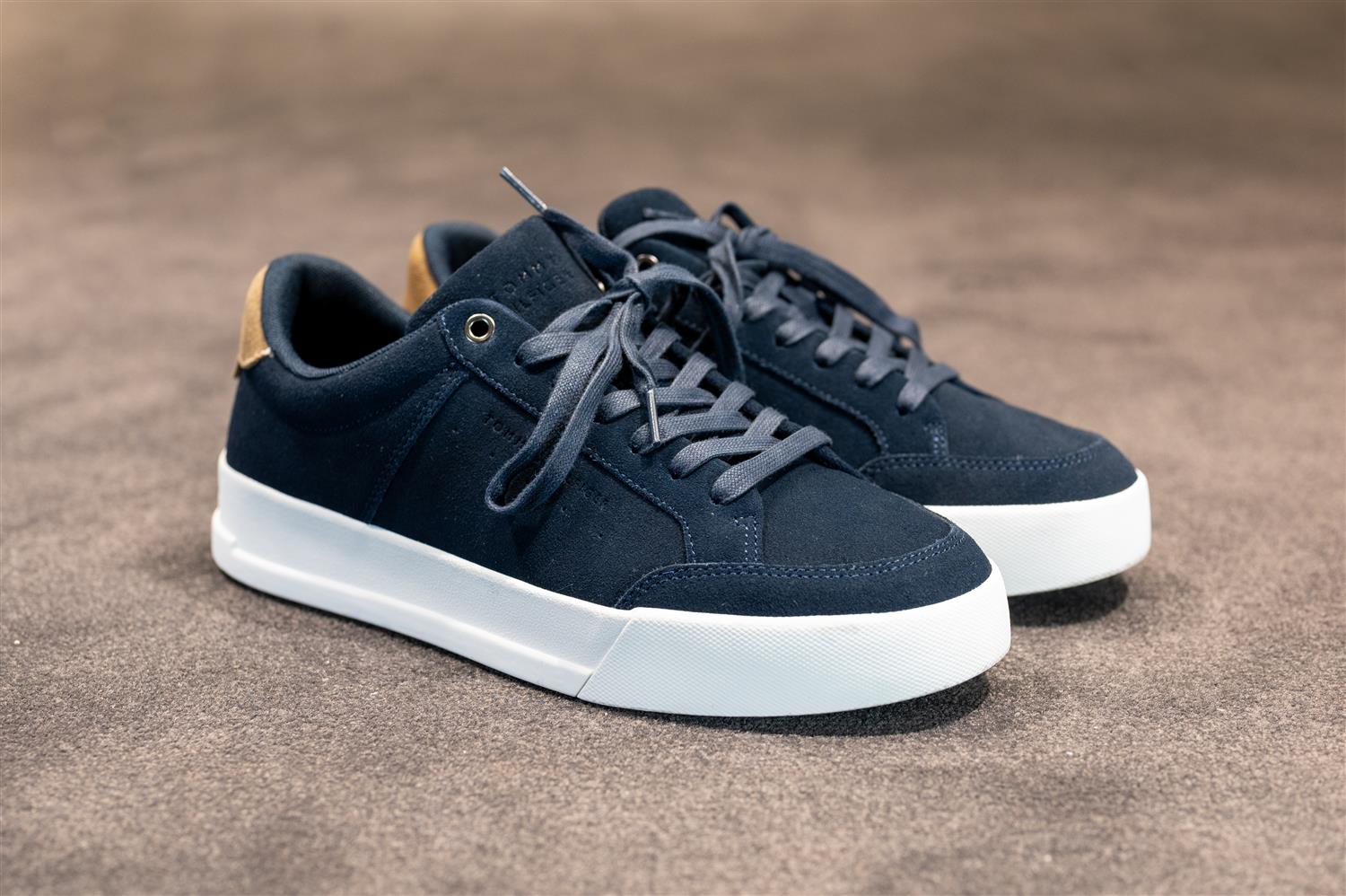 TH COURT SUMMER SUEDE Desert Sky