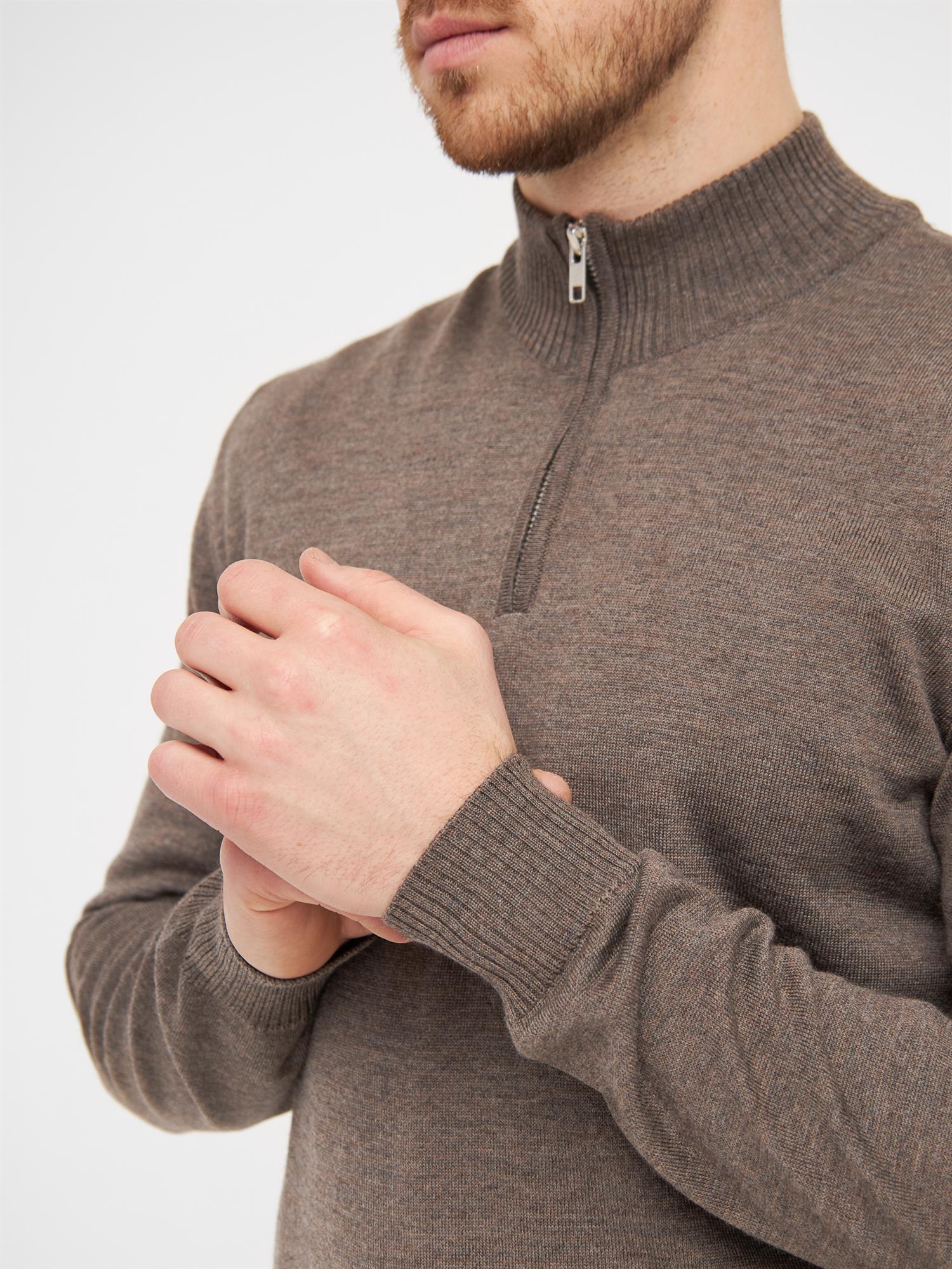 Sweter Milan z zamkiem 1/4 w kolorze ciemnego khaki melanż