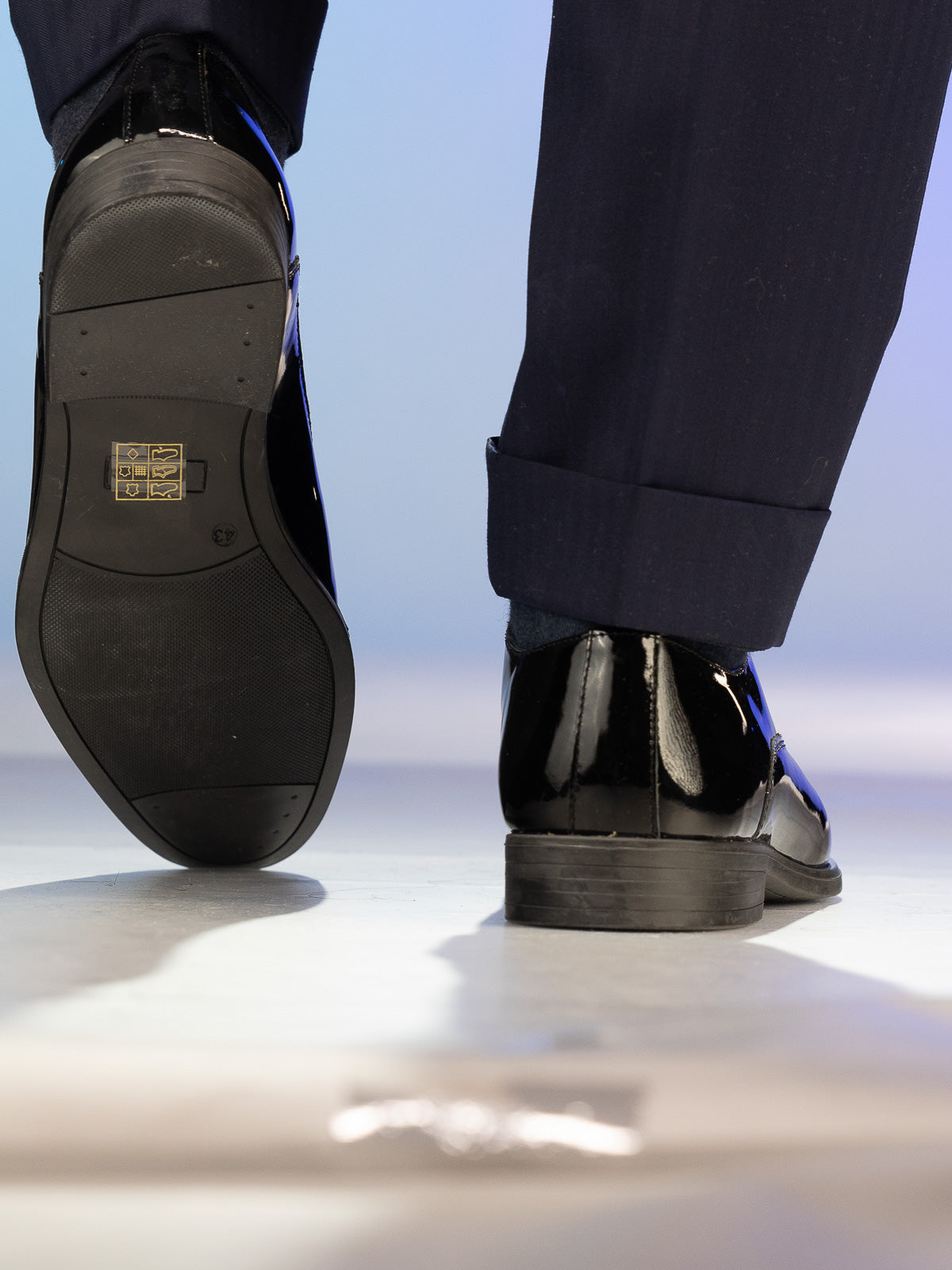 Bergamo Black Patent-Lakk