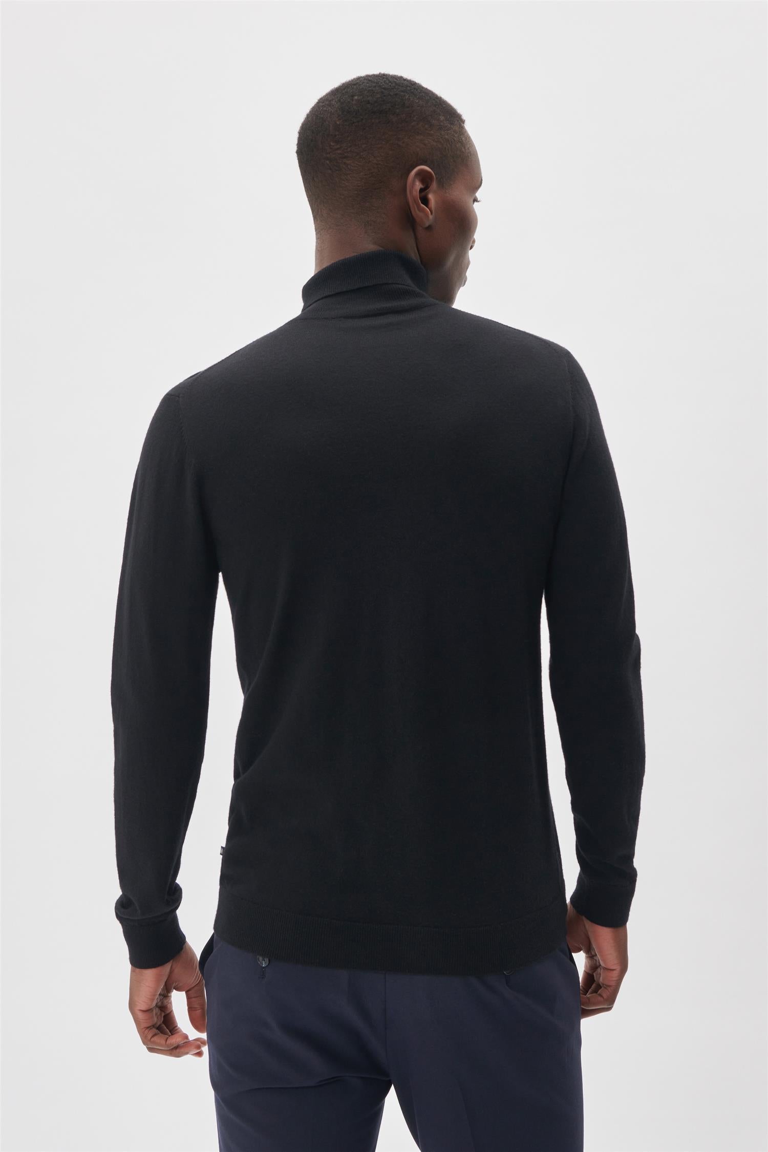 MAparcusman Black