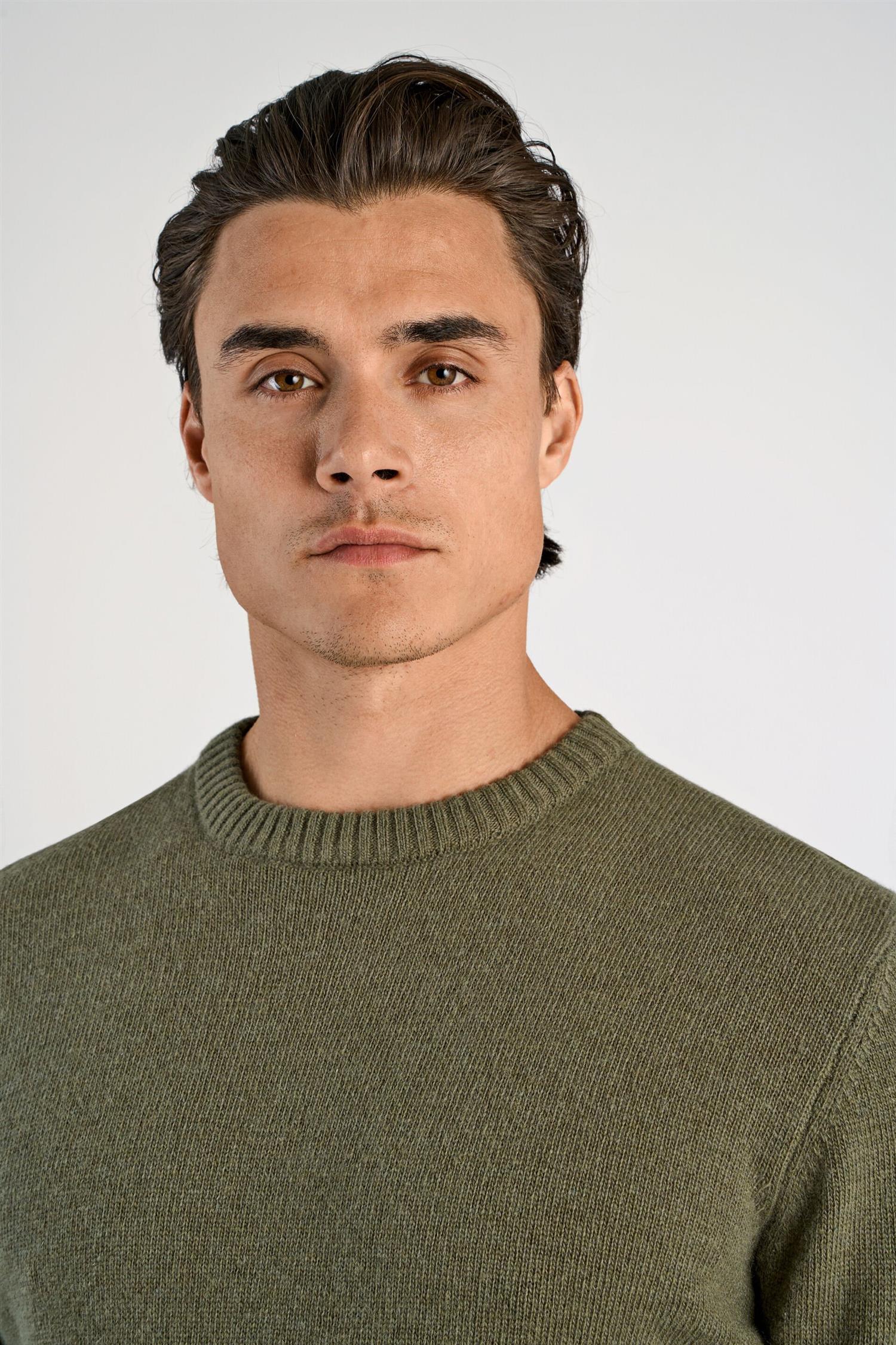 Lambswool o-neck knit Dusty Army