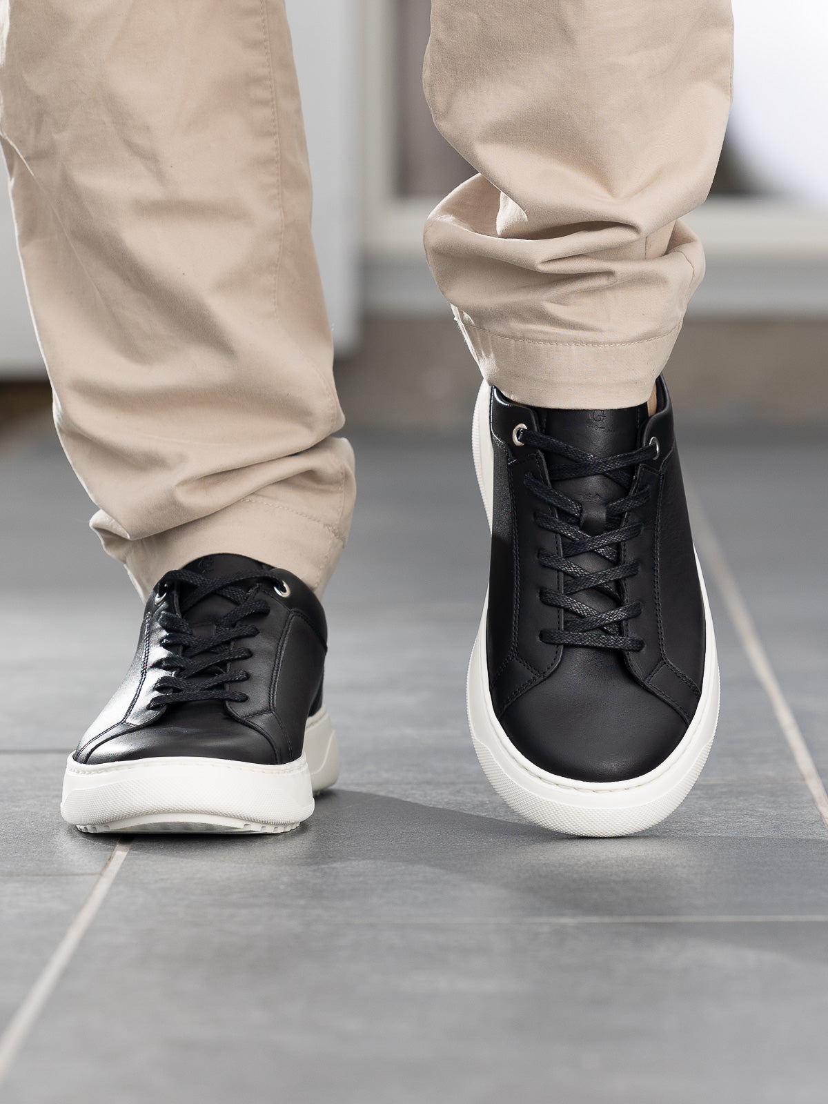 Avenue Light  leather Sort