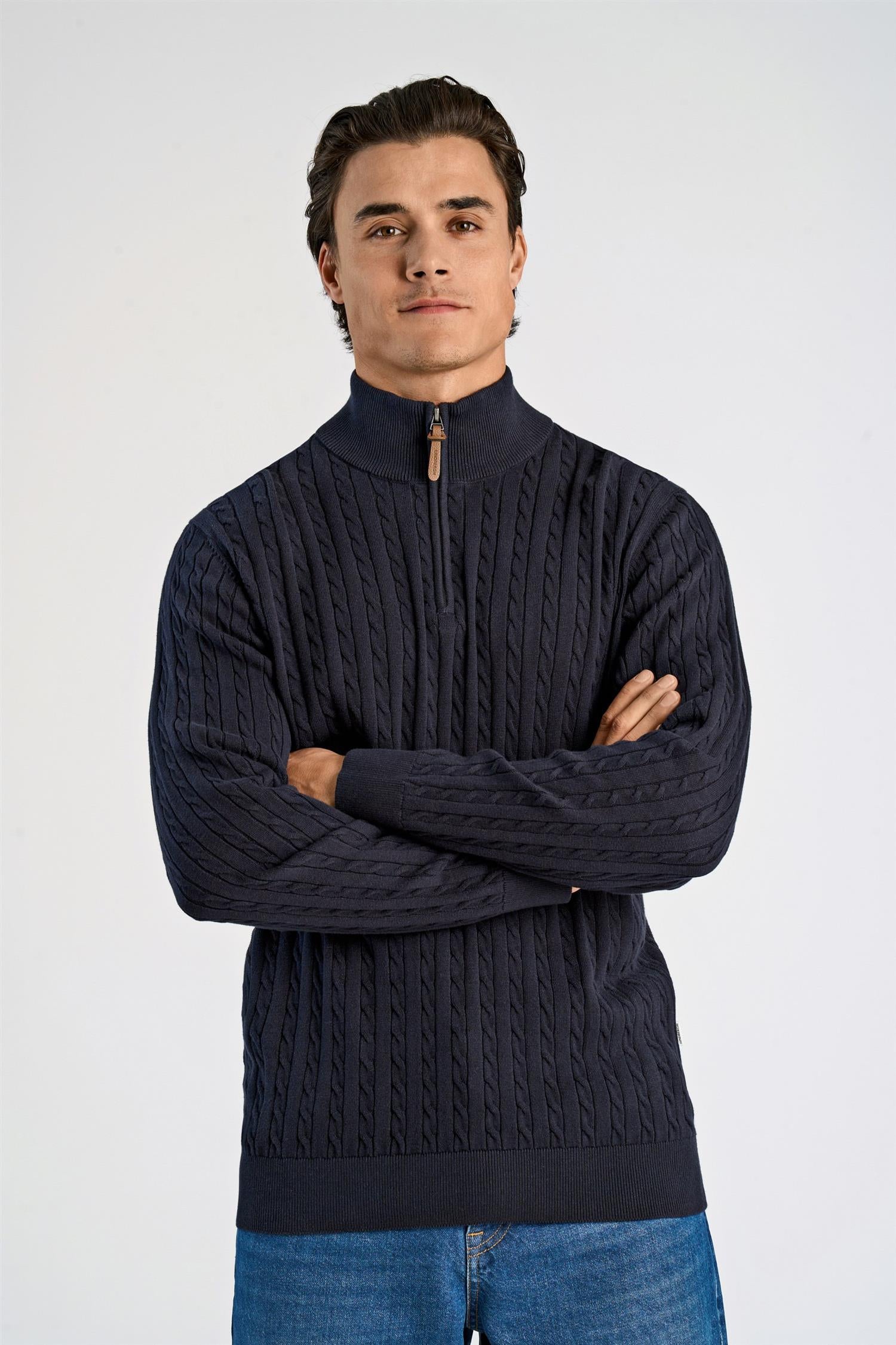 1/2 zip cable knit Navy