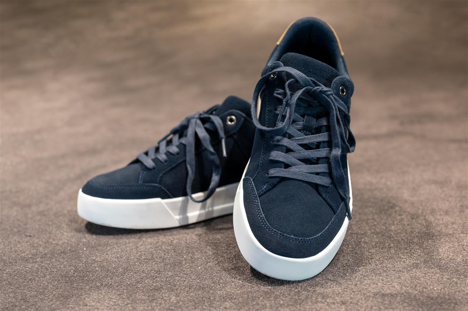 TH COURT SUMMER SUEDE Desert Sky