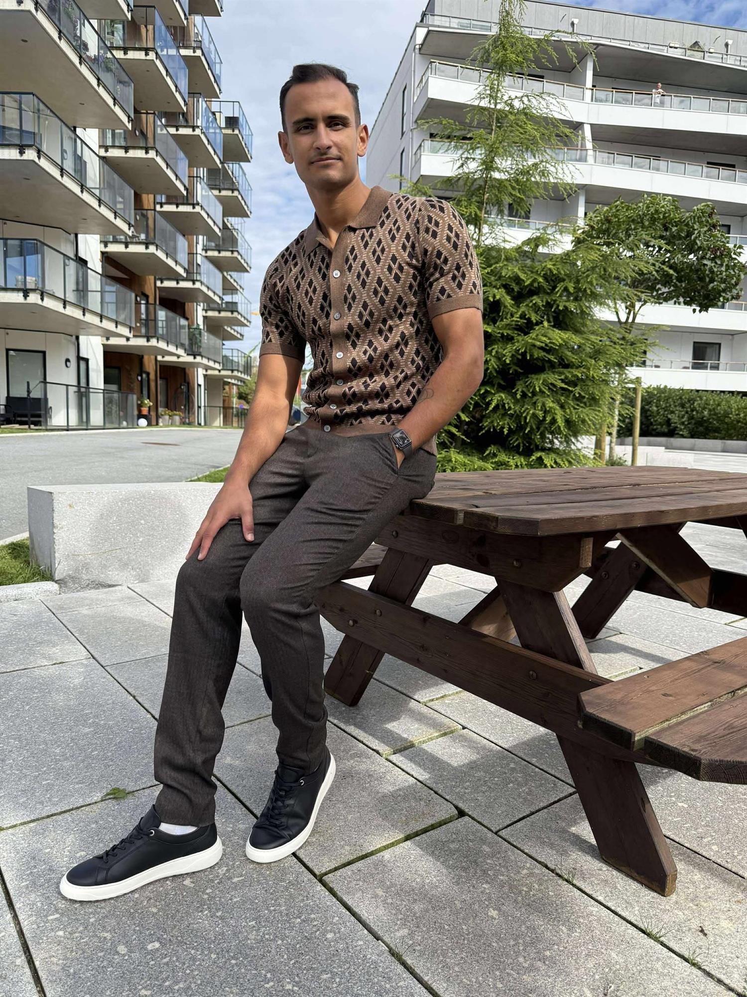 Theopl 090 Black Oak Herringbone