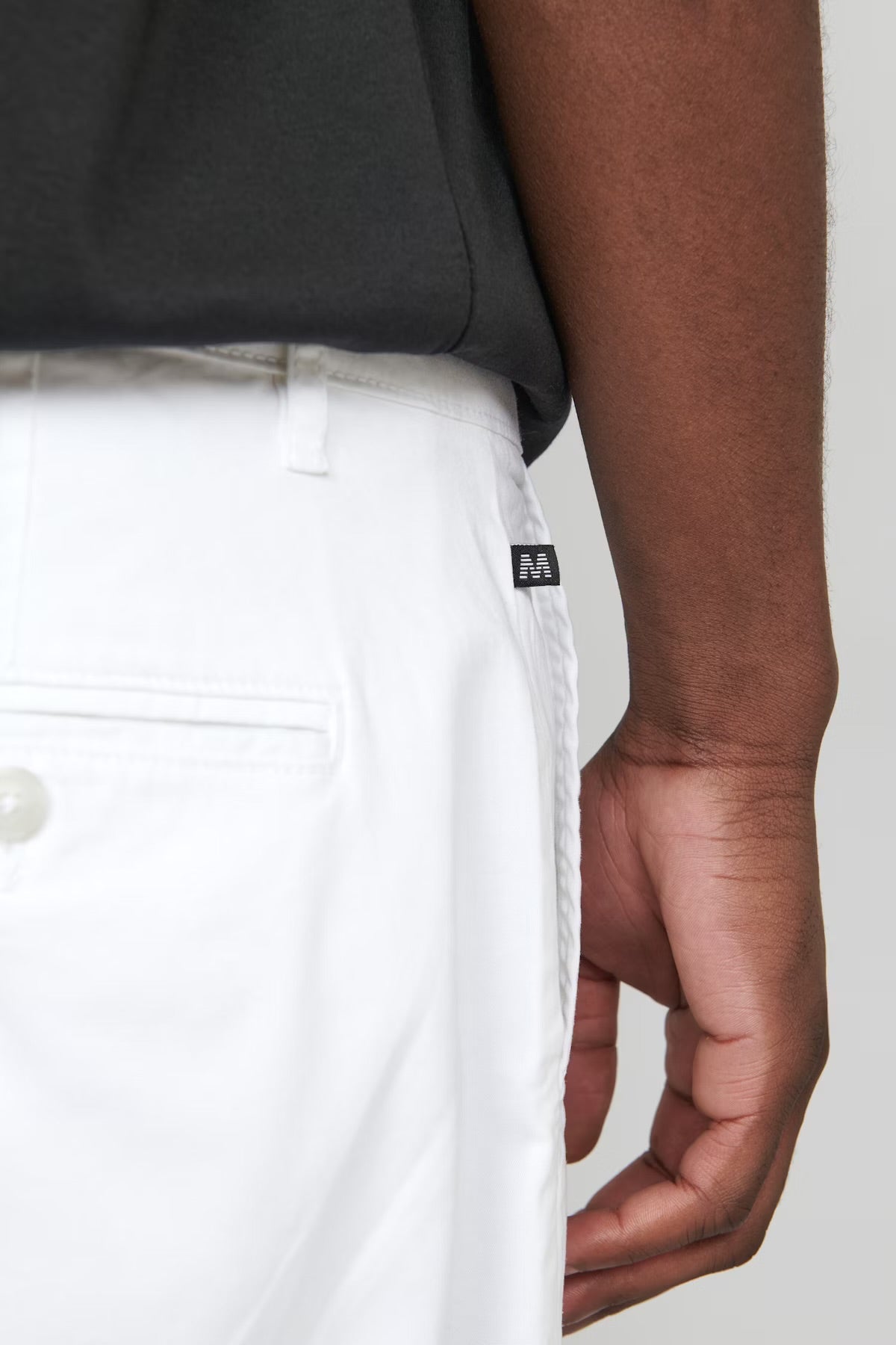 MAthomas Short White