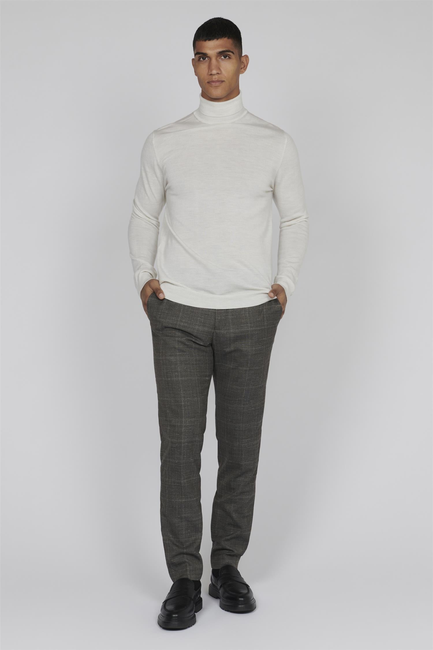 MAparcusman White