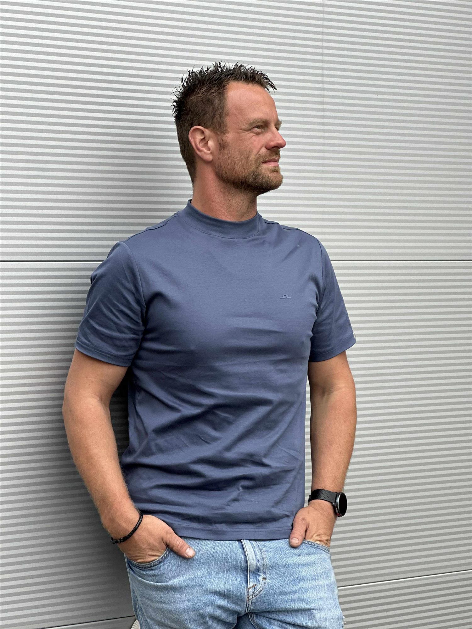 Ace Mock Neck T-shirt Blå