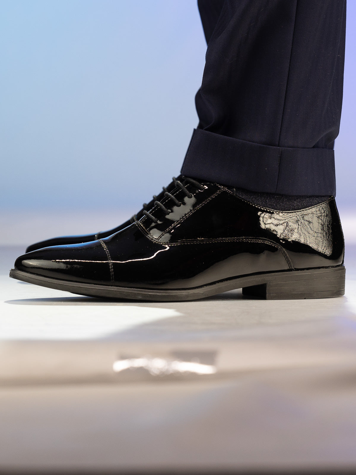 Bergamo Black Patent-Lakk