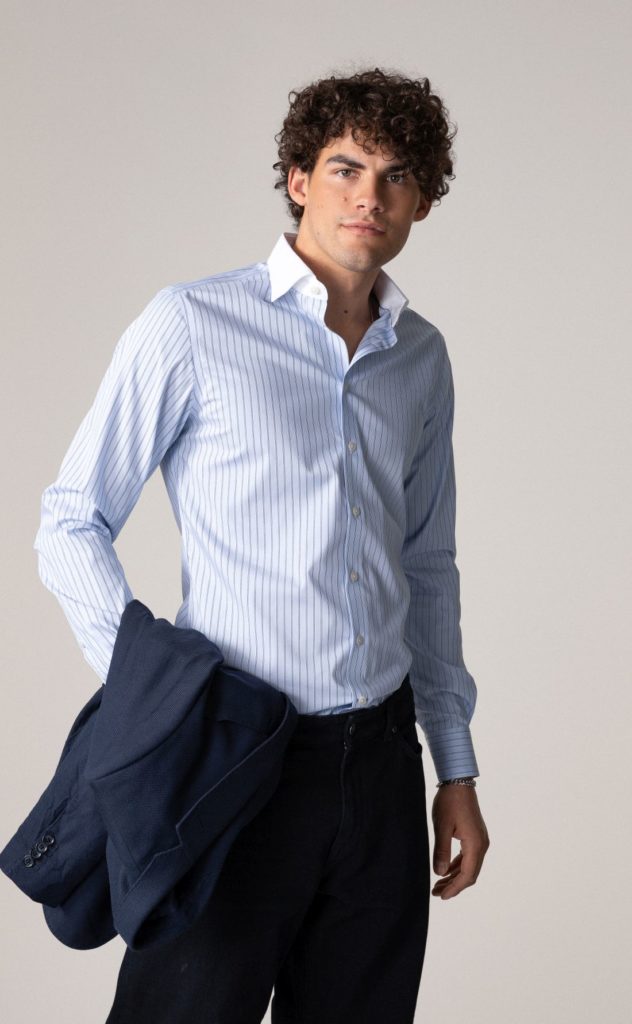 The white collar bold navy stripe Navy Stripe