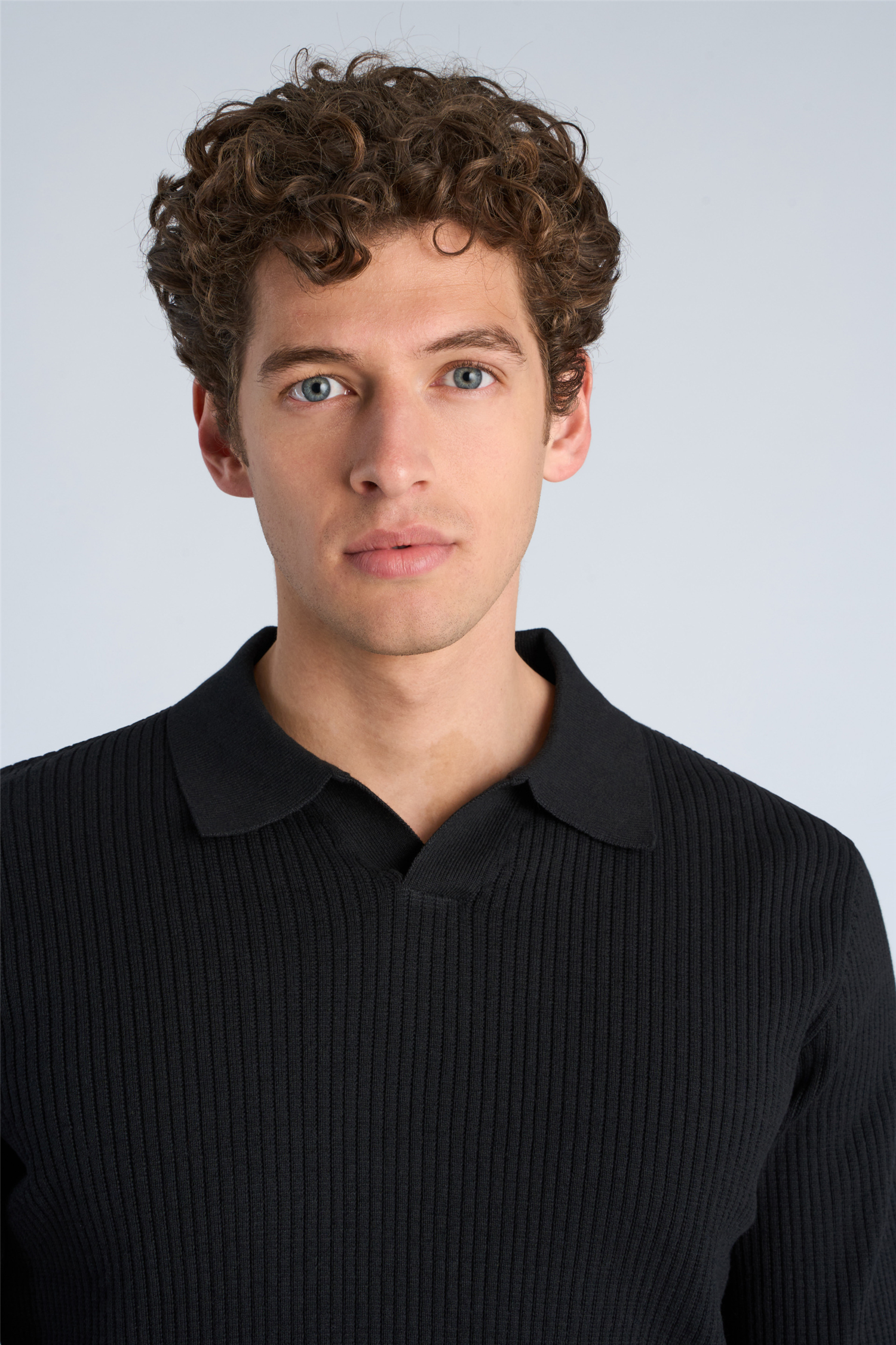 Ribbed L/s V-Neck Polo Black