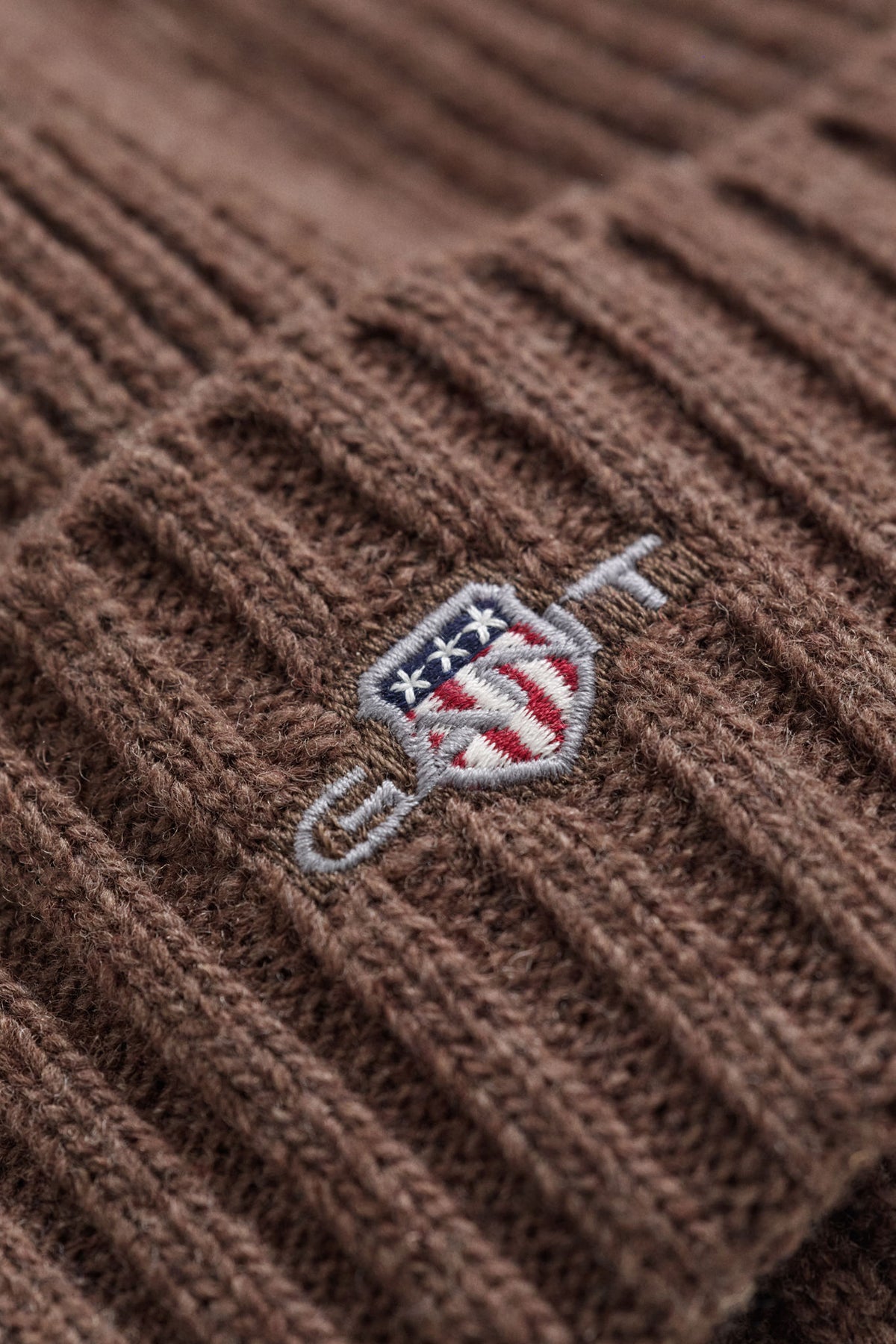 Unisex. Shield Wool Beanie Shadow Brown