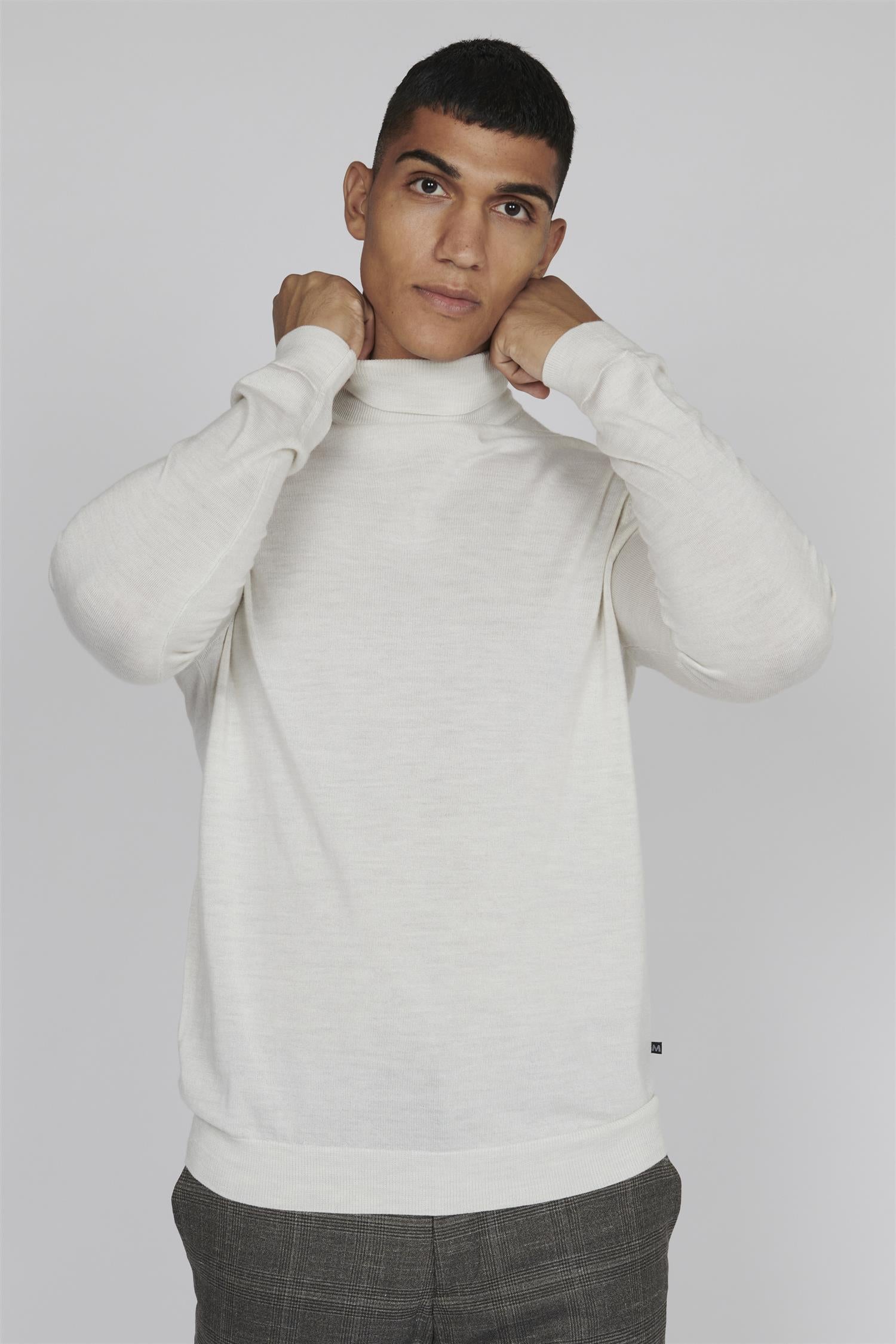 MAparcusman White