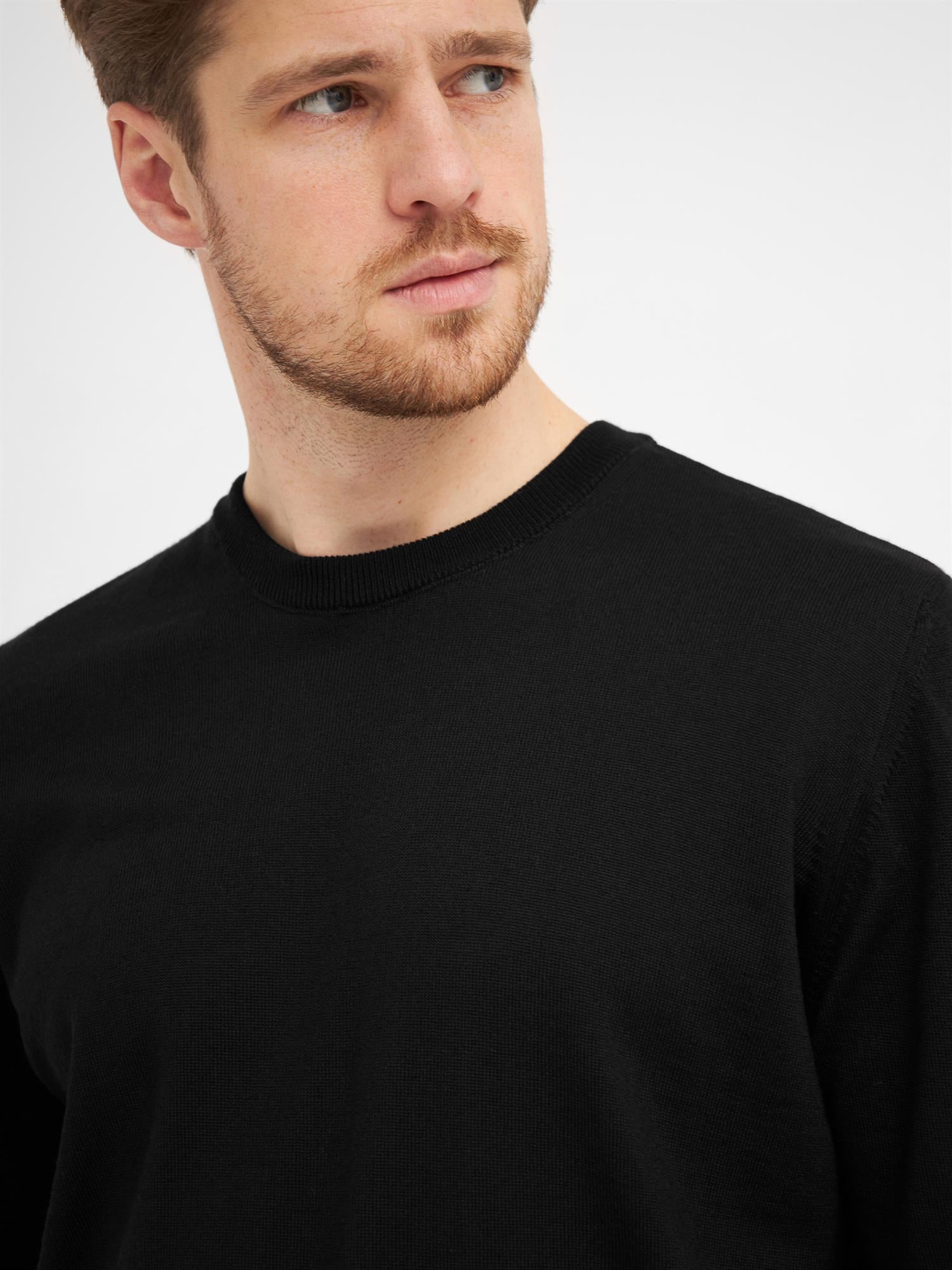 Milan Pullover V-neck Black