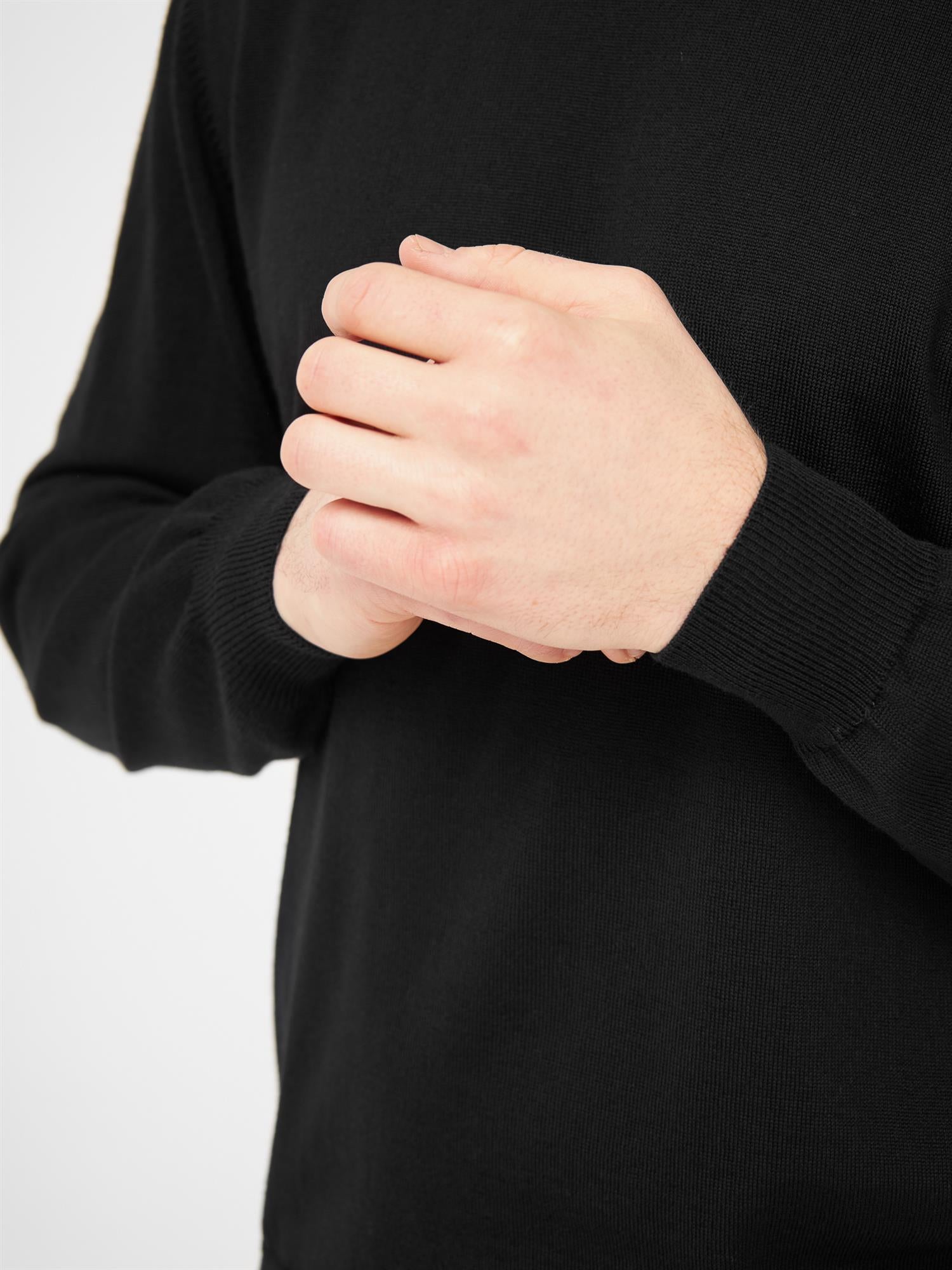 Milan Pullover V-neck Black