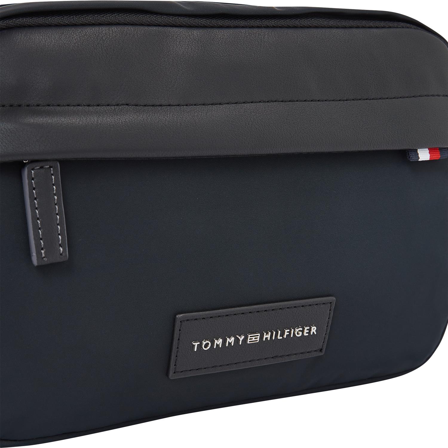 Nylonowa kosmetyczka w kolorze czarnym