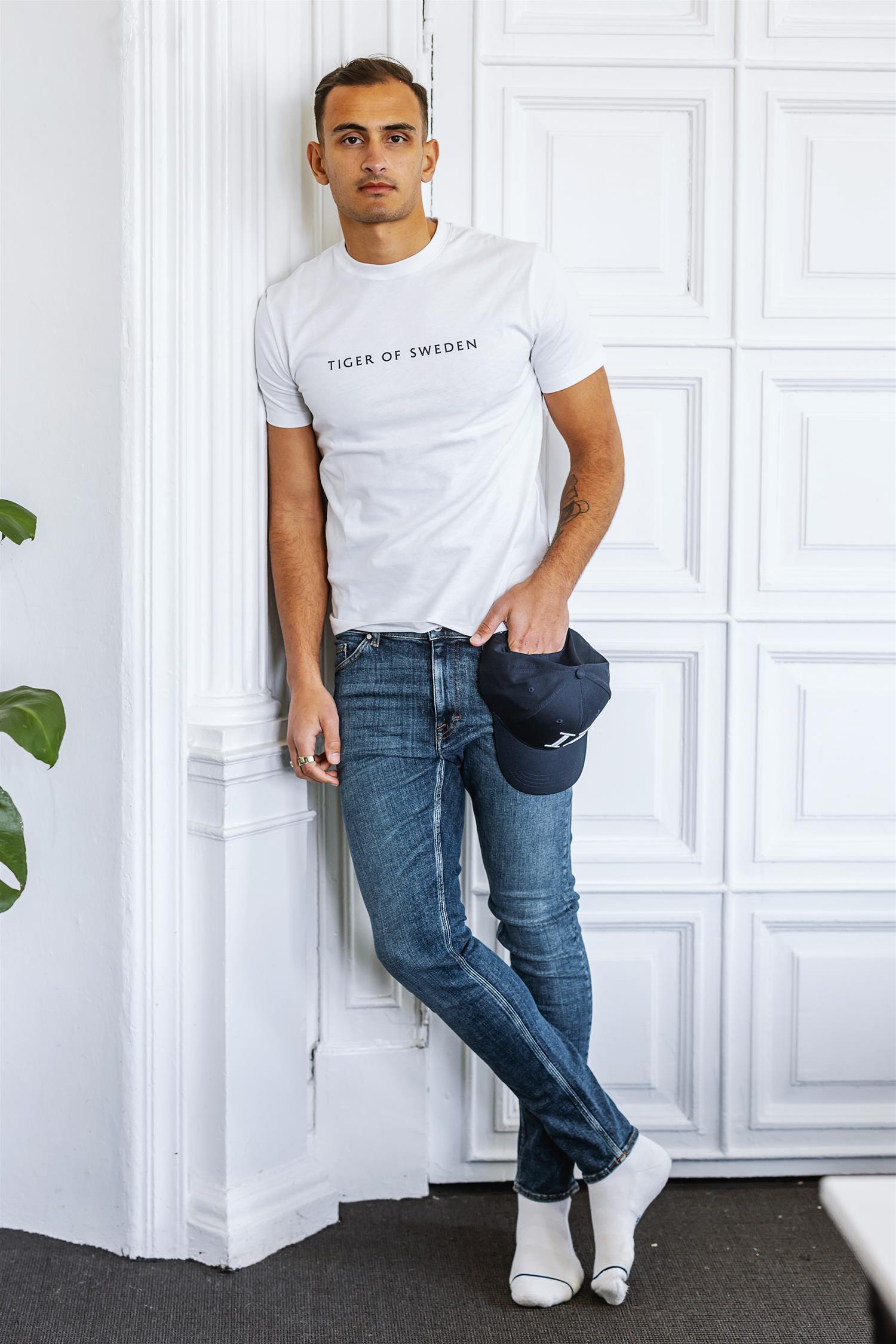 Dillan P Pure White